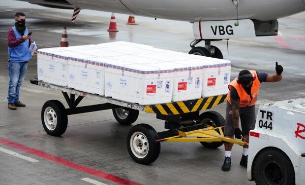 Vacinação em SC: fim de semana terá distribuição de 160 mil doses