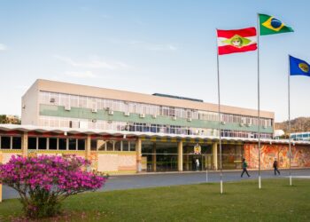 UFSC pode ficar dois anos sem aulas presenciais