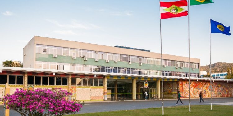 UFSC pode ficar dois anos sem aulas presenciais