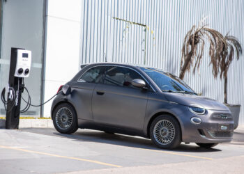 WEG é a nova fornecedora oficial do veículo elétrico 500e da FIAT