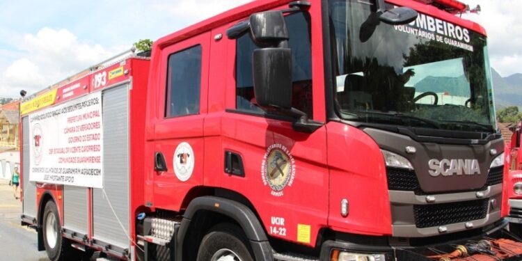 Bombeiros são acionados para incêndio em residência em Guaramirim