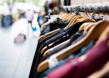 Mulher é presa após furtar R$ 1,2 mil em peças de roupa em Jaraguá do Sul