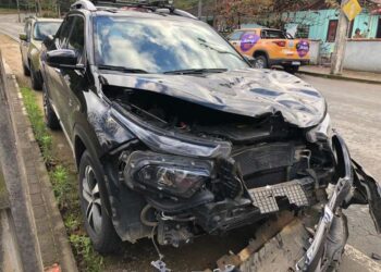 Motociclista tem suspeita de fratura após acidente em Jaraguá do Sul