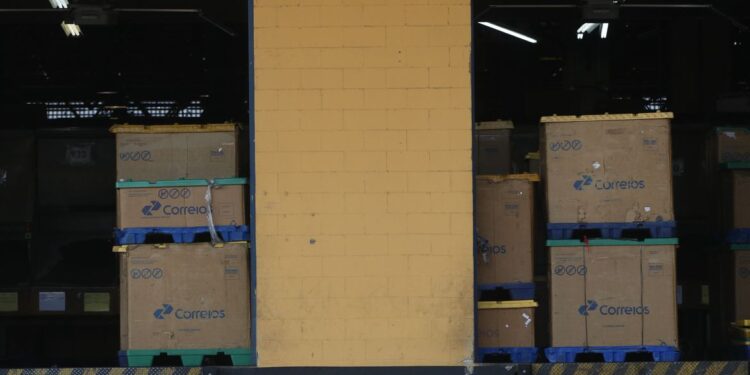 Iphones, drones, joias: Confira o que será leiloado pelos Correios no dia 27