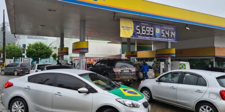 Guaramirim registra movimentação intensa nos postos de combustível nesta quarta-feira (08)