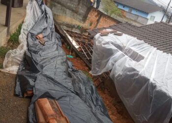 Defesa Civil interdita imóvel e alerta sobre risco de novas ocorrências em Joinville