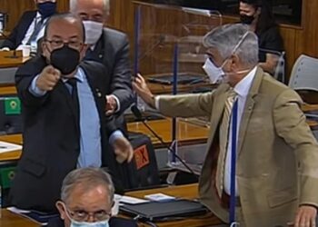 [Vídeo] Renan Calheiros e Jorginho Mello batem boca e trocam xingamentos na CPI