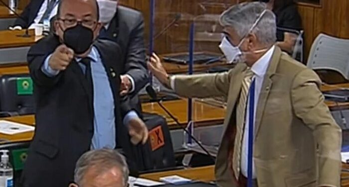 [Vídeo] Renan Calheiros e Jorginho Mello batem boca e trocam xingamentos na CPI