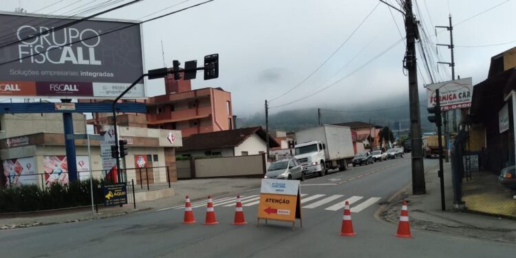 Rua de Jaraguá do Sul é interditada
