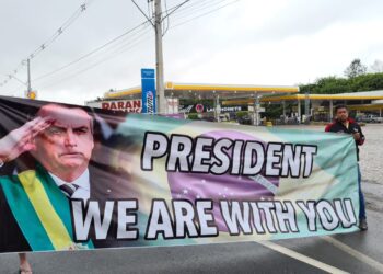 Manifestantes continuam na BR-280, em Guaramirim