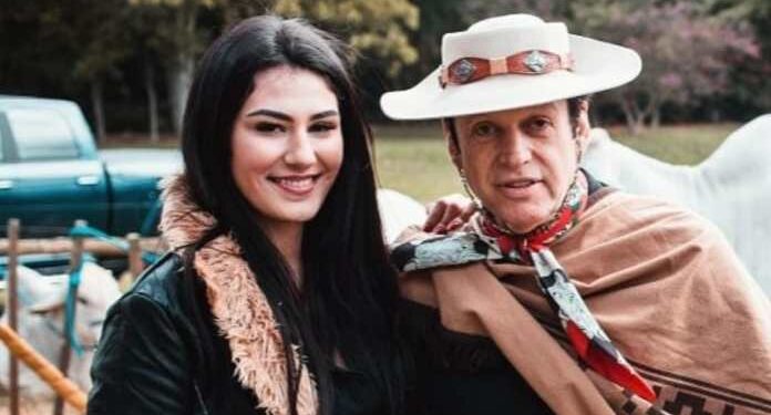 Mulher do fundador da banda Garotos de Ouro segue internada no hospital após acidente