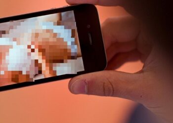 Professor de SC é investigado por compartilhar pornografia infantil com alunos