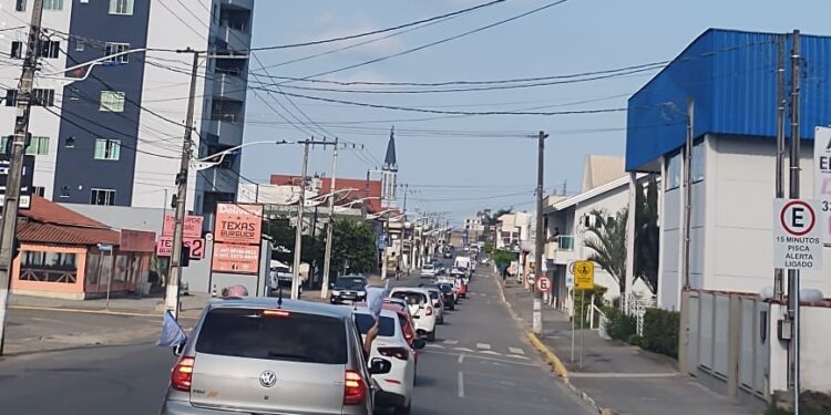 [Vídeo] Após vitória de Gustavo Bardim no The Voice Kids, comunidade faz carreata em Guaramirim