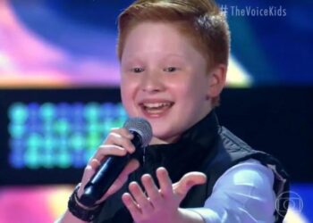 Cantor Gustavo Bardim, de Guaramirim, se prepara para nova fase do The Voice Kids e precisa do apoio da região