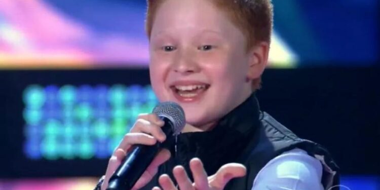 Cantor Gustavo Bardim, de Guaramirim, se prepara para nova fase do The Voice Kids e precisa do apoio da região