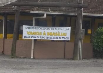 Faixa informando fechamento de restaurante de Jaraguá do Sul para protesto viraliza nas redes sociais