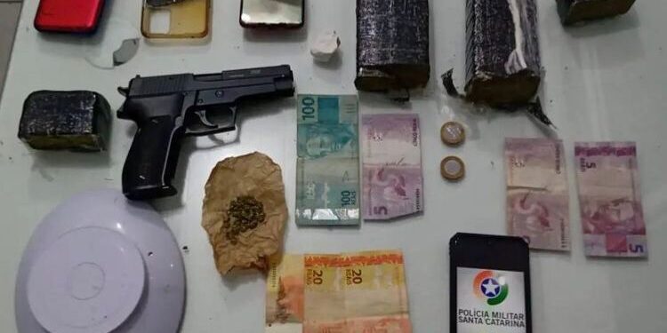 Denúncias acabam com ponto de tráfico em praça de Jaraguá do Sul