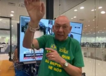 Luciano Hang grava vídeo antes de prestar depoimento na CPI da Covid