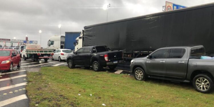 Manifestantes bloqueiam algumas rodovias em SC