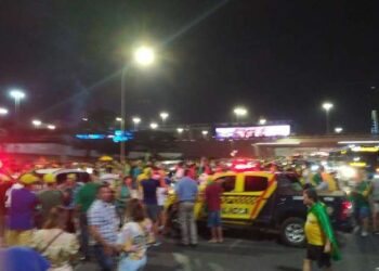 Manifestantes já se reúnem em Brasília