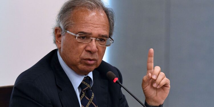 Governo projeta salário mínimo de R$ 1.192 para 2022