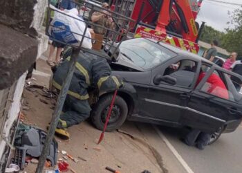 Três pessoas ficam feridas em acidente, em Jaraguá do Sul