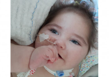 Família de Guaramirim busca ajuda para bebê com microcefalia