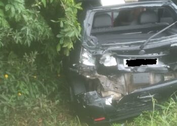 Cinco carros e uma carreta se envolvem em acidente na BR-280