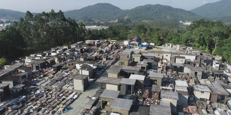 Lavação de túmulos e jazigos pode ser feita até dia 27 de outubro em Guaramirim