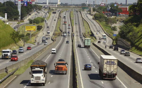 Fiesc manifesta preocupação com possível paralisação dos caminhoneiros