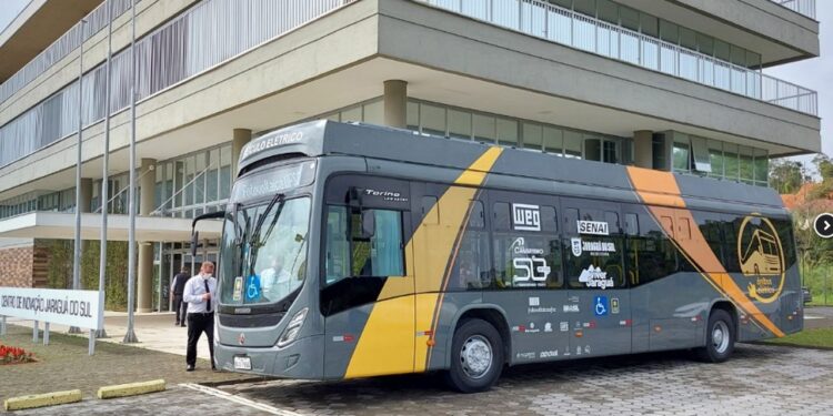 Fim de semana e feriado terão passeios com ônibus elétrico em Jaraguá do Sul