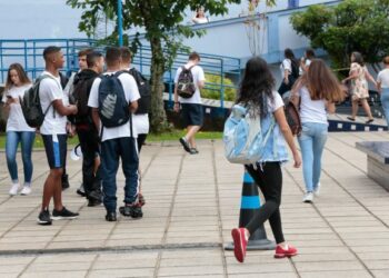 Governo de SC informa datas de matrícula e rematrícula na rede estadual em 2022