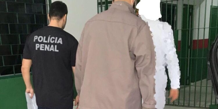 Médico acusado de estupro é preso pela Polícia Civil em Joinville