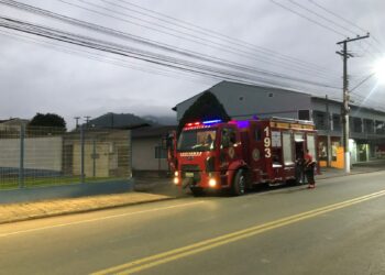 Fogo atinge empresa têxtil em Schroeder