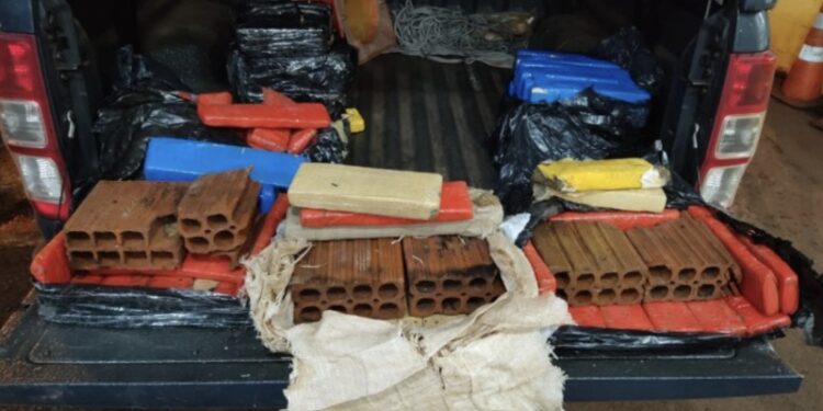 Preso, traficante descobre que pagou por tijolos em vez de maconha