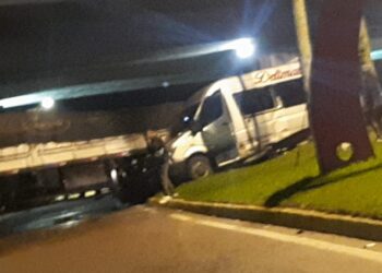 Acidente com van de bailarinos do Festival de Dança de Joinville deixa feridos