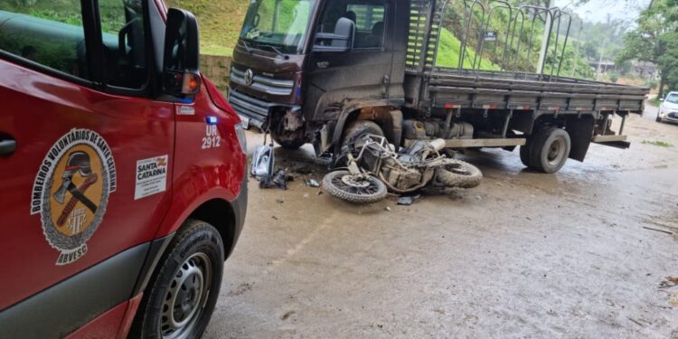 Homem é condenado por feminicídio após matar mulher trans em SC