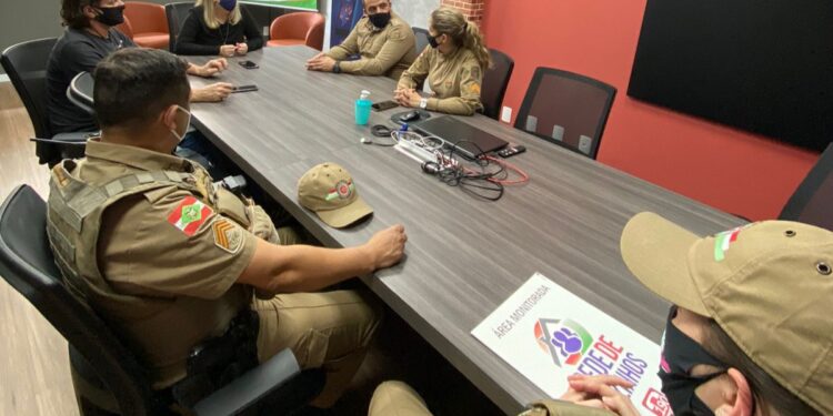 Comércio de Jaraguá do Sul discute parceria com a PM por mais segurança