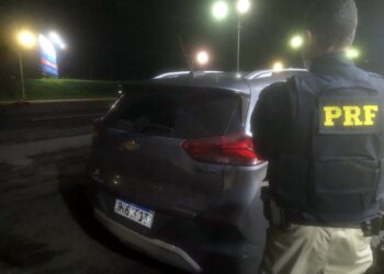 Carro alugado em SP e não devolvido é recuperado na BR-101