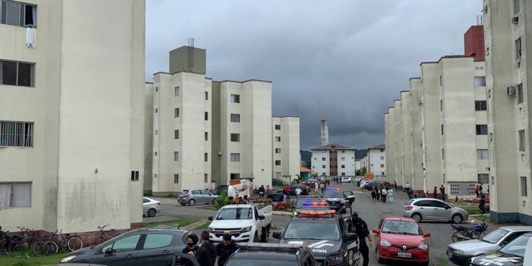 Polícia Civil desencadeia “Operação Domus” e realiza ações em conjunto habitacional de Joinville