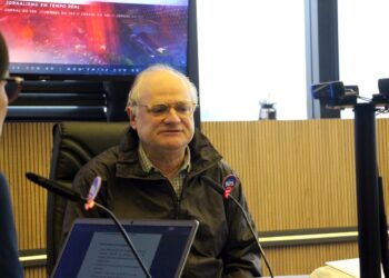 “Nós estamos saindo dessa desgraça por causa da vacina”