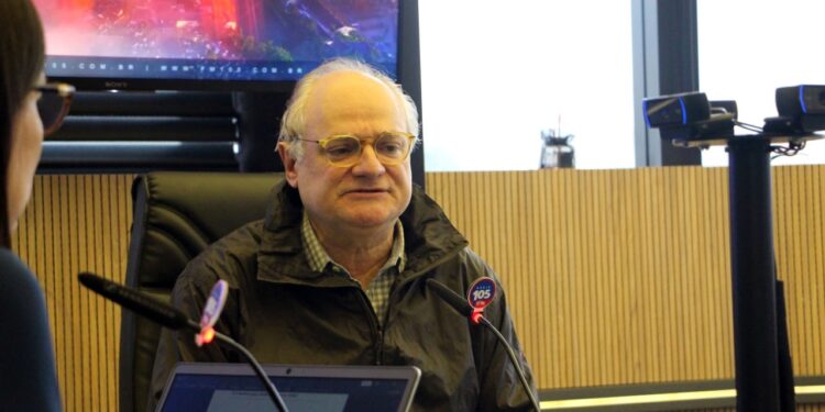 “Nós estamos saindo dessa desgraça por causa da vacina”