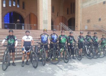 Guaramirenses chegam a Aparecida (SP) após viagem de bicicleta e de fé