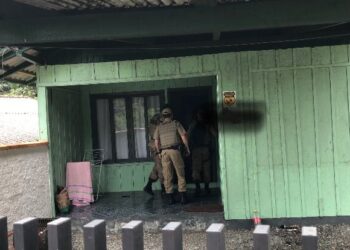 Casal é preso após abrigar assaltantes em Guaramirim