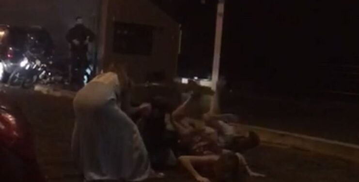 [Vídeo] Farra em casa de swing acaba em briga de casais em Balneário Camboriú