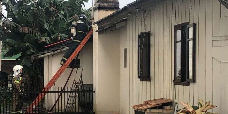 Homem é encontrado morto durante incêndio em Jaraguá do Sul