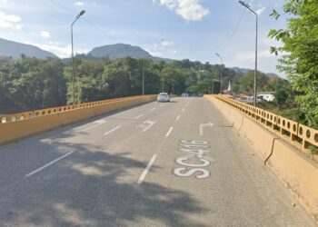 PMs salvam homem que tentava se atirar de ponte em Jaraguá do Sul