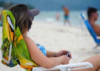 Liberação do uso de máscaras deve iniciar por parques, praças e praias em SC