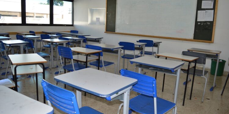 Mensalidade escolar deve aumentar até 12%