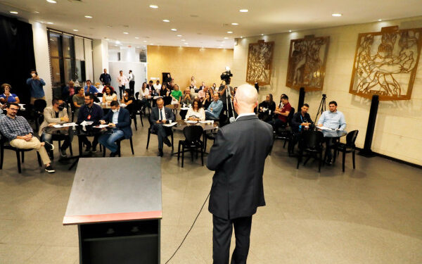 Sicredi e ACIJ apresentam família de Cartões Útil